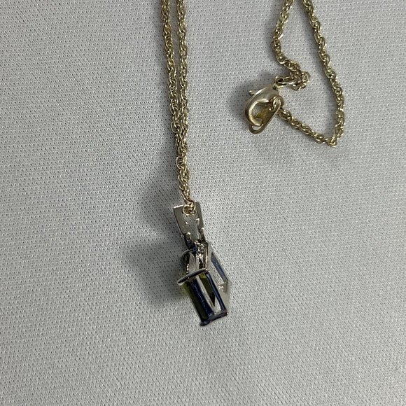 Silver Tone Chain Necklace Green Crystal Pendant Rhinestones 18" - Picture 4 of 7